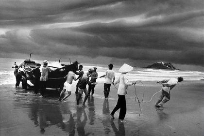 Click to enlarge The Vietnamese Migration: the Beach of Vung Tau